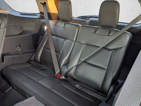 Used 2022 Ford Explorer XLT w/ Equipment Group 202A RWD image 20