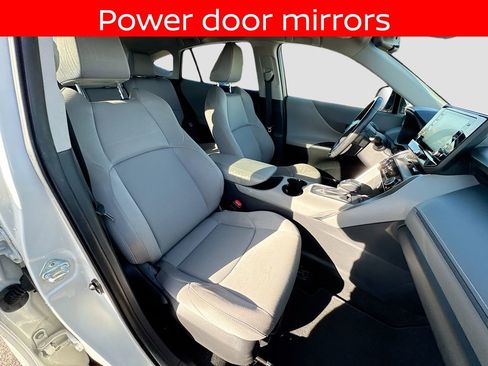 Used 2021 Toyota Venza LE image 15