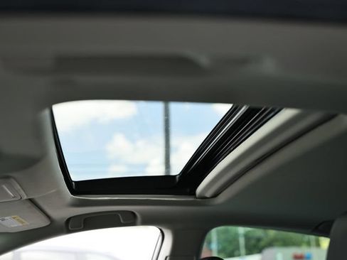 Used 2024 Honda Accord EX image 18