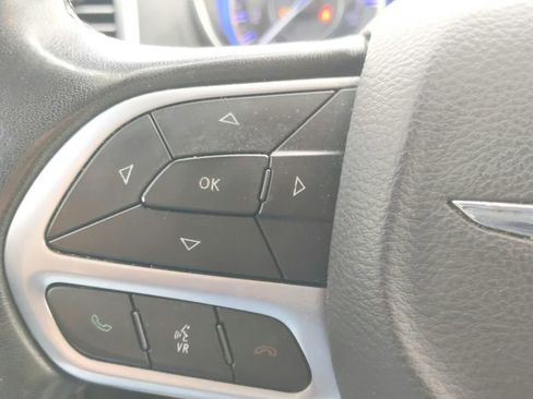 Used 2019 Chrysler 300 Touring L w/ Quick Order Package 22F image 21