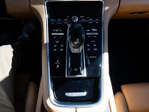 Used 2020 Porsche Panamera 4 w/ Premium Package Plus AWD/4WD image 18