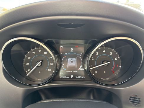 Used 2018 Jaguar F-PACE Premium image 26