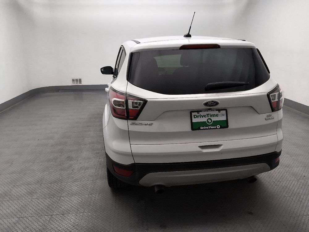 Used 2017 Ford Escape SE FWD image 6