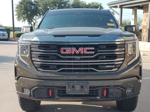 Used 2024 GMC Sierra 1500 AT4 w/ Technology Package AWD/4WD image 8