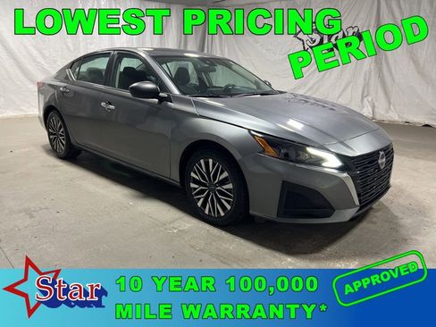 Used 2024 Nissan Altima 2.5 SV FWD image 1