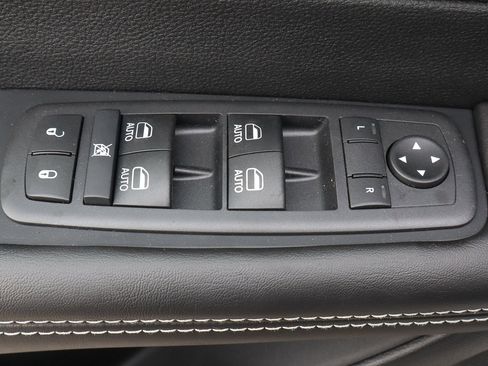 New 2026 Chrysler Pacifica Select image 10