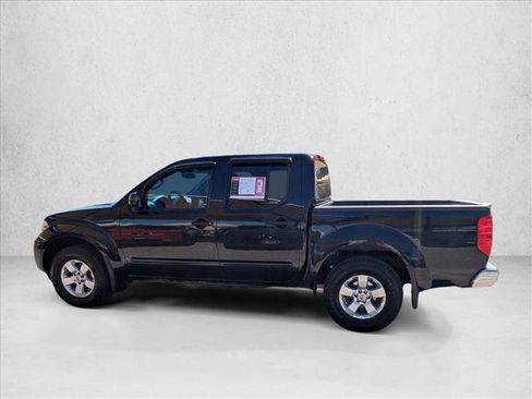 Used 2013 Nissan Frontier SV image 8