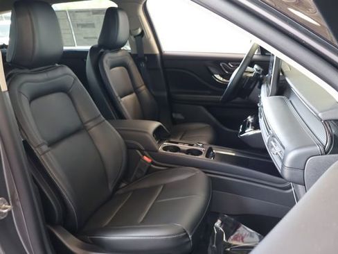 New 2026 Lincoln Corsair Premiere FWD image 21