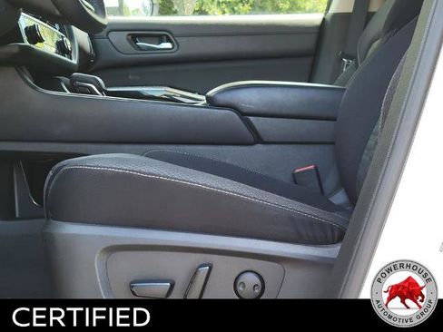 Used 2022 Nissan Pathfinder SV AWD/4WD image 23