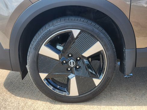 Used 2025 Nissan Kicks SR FWD image 14