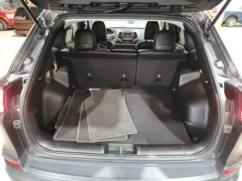 Used 2019 Jeep Cherokee Latitude Plus w/ Cold Weather Group image 30