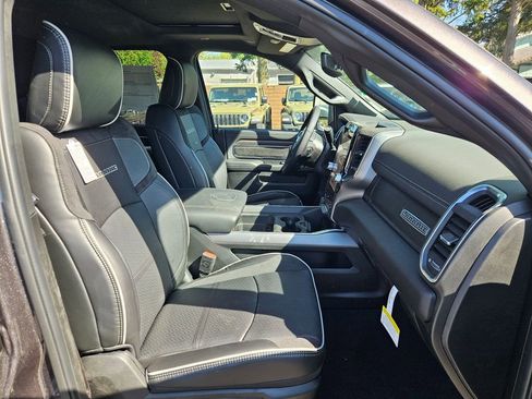 New 2026 RAM 2500 Laramie AWD/4WD image 16