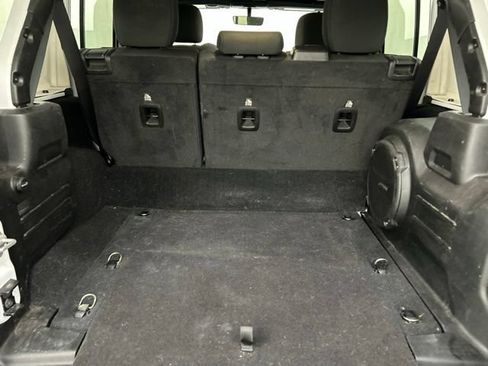 Used 2023 Jeep Wrangler Unlimited AWD/4WD image 32