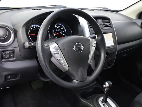 Used 2019 Nissan Versa SV FWD image 11