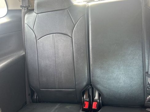 Used 2015 GMC Acadia SLT image 15