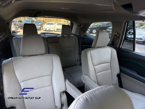 Used 2022 Honda Pilot Touring image 17
