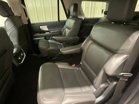 Used 2025 Ford Expedition Active image 11