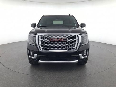 Used 2024 GMC Yukon XL Denali RWD image 2