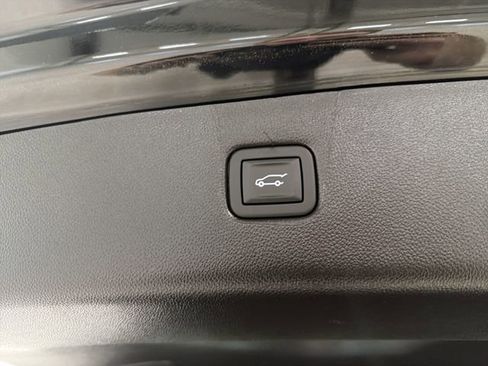 Certified 2024 Chevrolet Blazer LT w/ Convenience Package FWD image 16