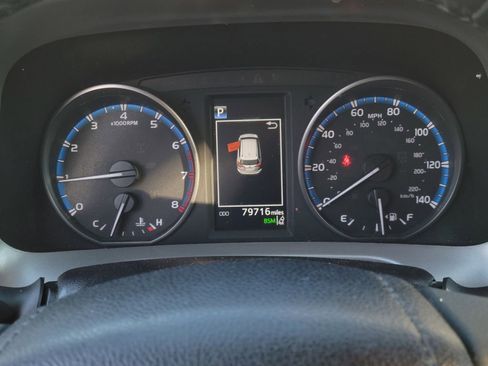 Used 2018 Toyota RAV4 XLE image 18