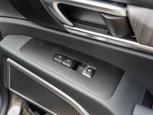 Used 2025 Kia Telluride EX image 11