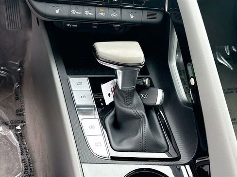 Certified 2023 Hyundai Elantra SEL w/ Convenience Package FWD image 16