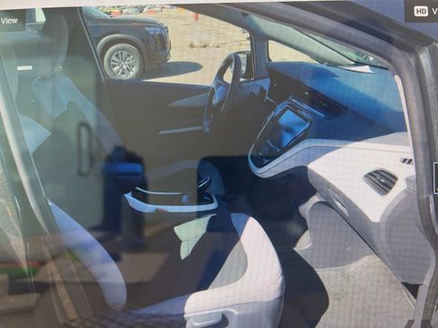 Used 2018 Chevrolet Bolt LT image 21