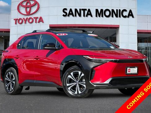 Used 2024 Toyota bZ4X XLE w/ Weather Package image 2