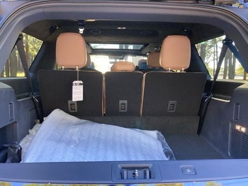 New 2025 Lincoln Navigator L Black Label image 17