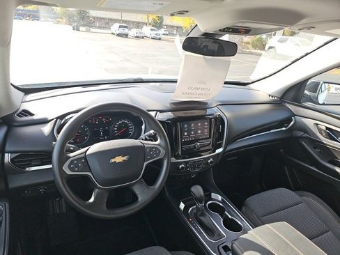 Used 2021 Chevrolet Traverse LS image 31