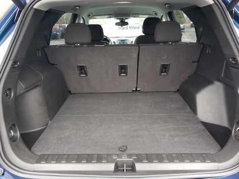 Used 2022 Chevrolet Equinox LT w/ Driver Convenience Package image 10