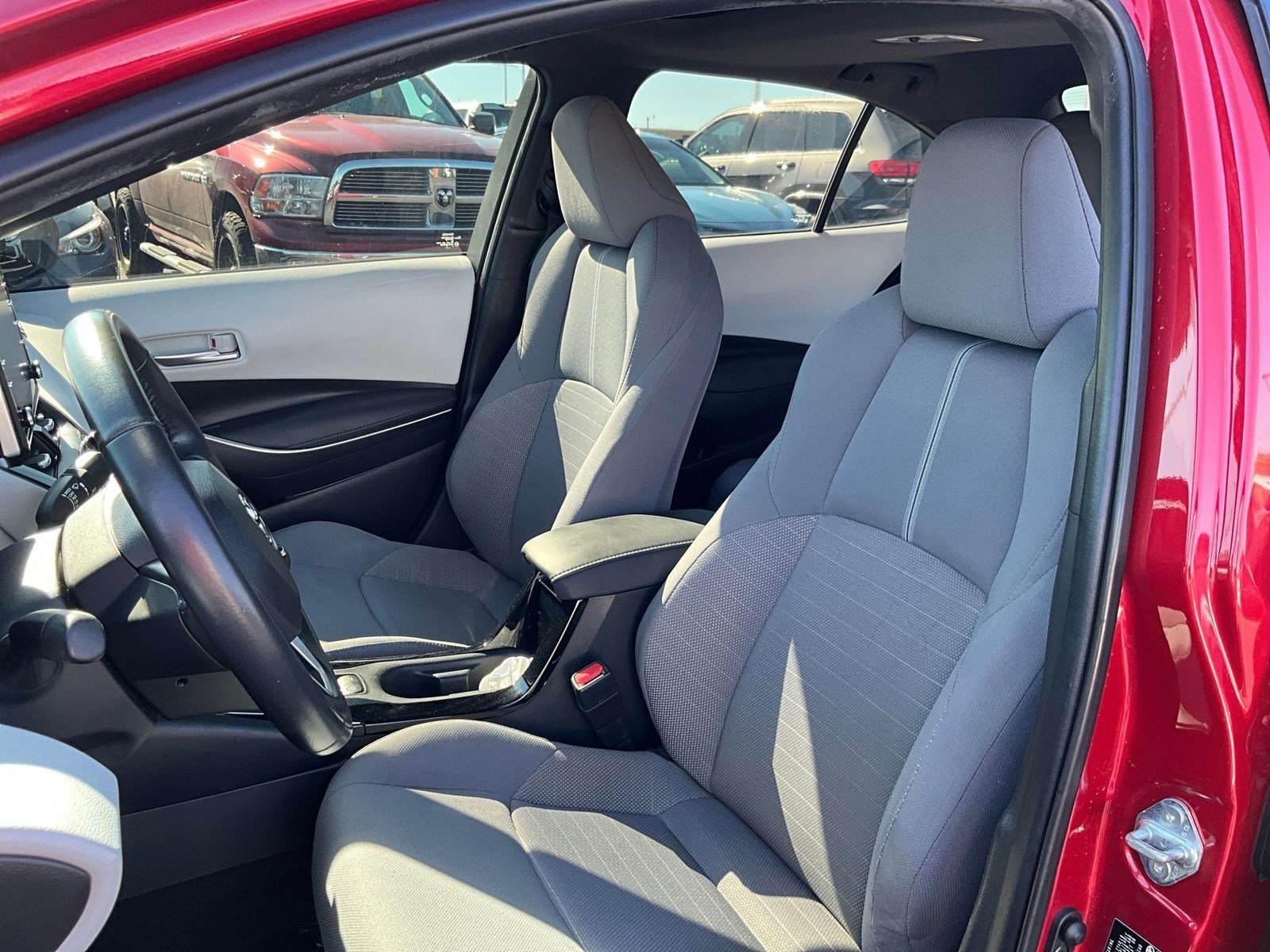 Used 2021 Toyota Corolla SE FWD image 19