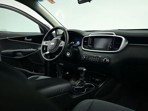 Used 2020 Kia Sorento LX image 35