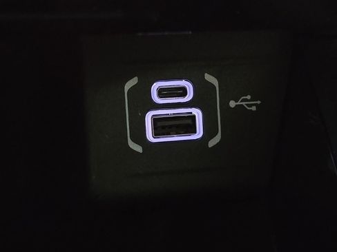 Used 2024 Jeep Compass Limited image 29