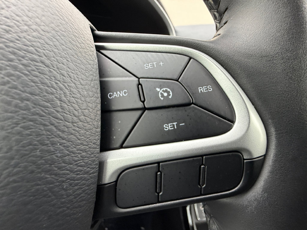 Used 2019 Jeep Compass Latitude FWD image 24