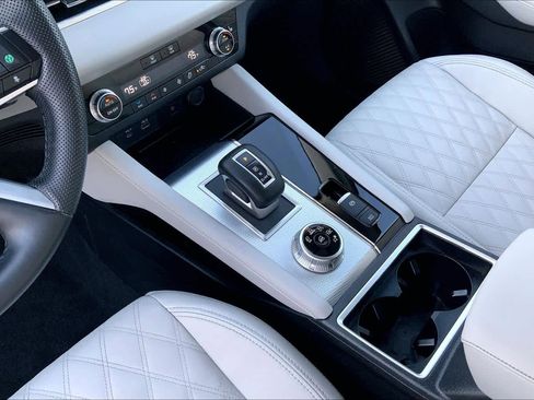 Used 2023 Mitsubishi Outlander SEL image 13