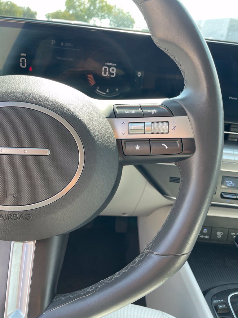 Used 2024 Hyundai Kona SEL FWD image 14