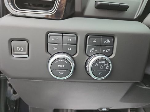 Used 2022 GMC Sierra 1500 AT4X AWD/4WD image 29