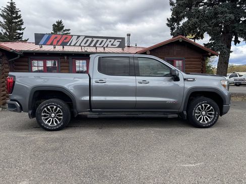 Used 2020 GMC Sierra 1500 AT4 w/ AT4 Premium Package AWD/4WD image 4