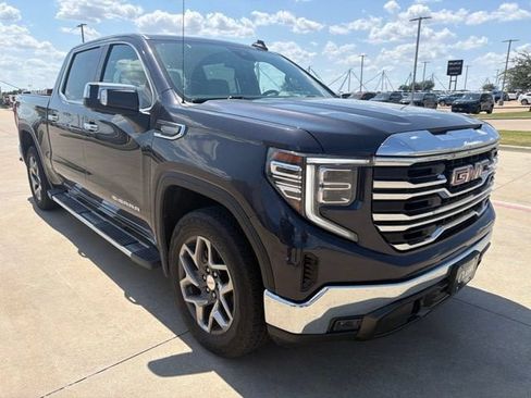 Used 2023 GMC Sierra 1500 SLT AWD/4WD image 2