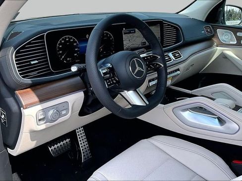 New 2026 Mercedes-Benz GLS 450 4MATIC image 8