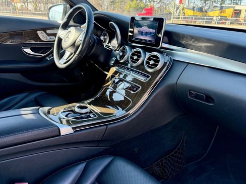 Used 2018 Mercedes-Benz C 300 Sedan w/ Premium Package image 11