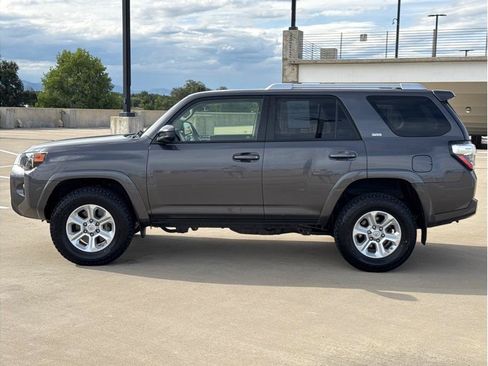Used 2015 Toyota 4Runner SR5 AWD/4WD image 4