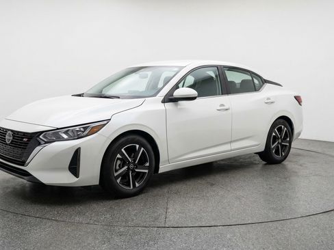 Used 2025 Nissan Sentra SV FWD image 3