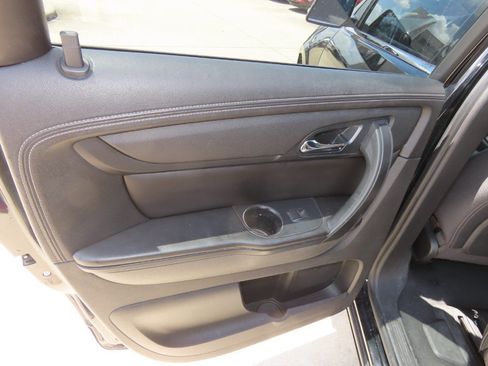 Used 2017 Chevrolet Traverse LT FWD image 20