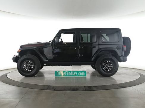 Used 2025 Jeep Wrangler Unlimited Rubicon AWD/4WD image 9