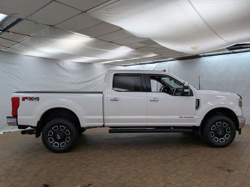 Certified 2019 Ford F250 Lariat w/ Chrome Package image 8