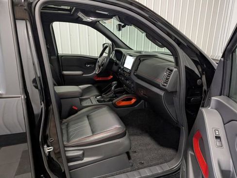 Used 2023 Nissan Frontier PRO-4X w/ Pro-4X Premium Package image 31