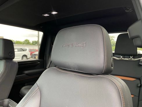 Used 2025 GMC Sierra 2500 AT4 AWD/4WD image 11