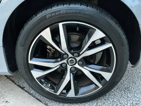 Certified 2024 Volvo S60 B5 Plus FWD image 9